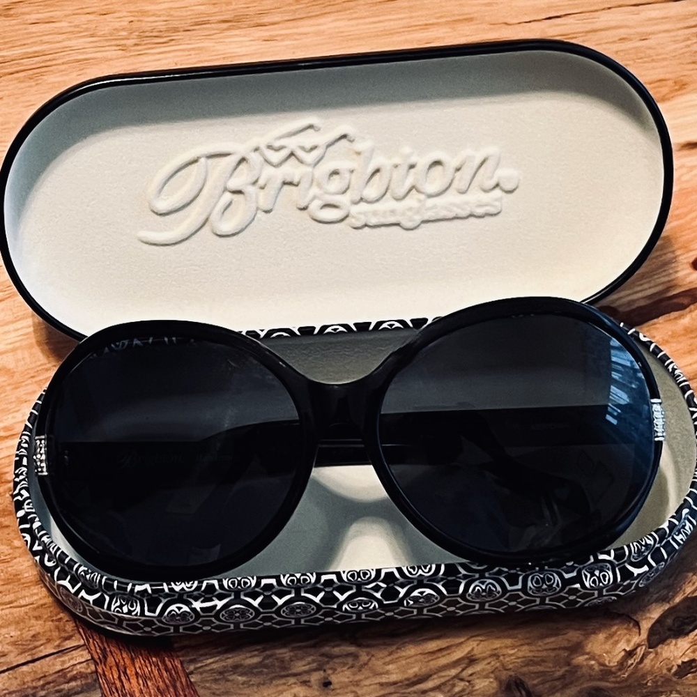 BRIGHTON "Meridian" Women's handmade Black Sunglasses with Original Metal Case